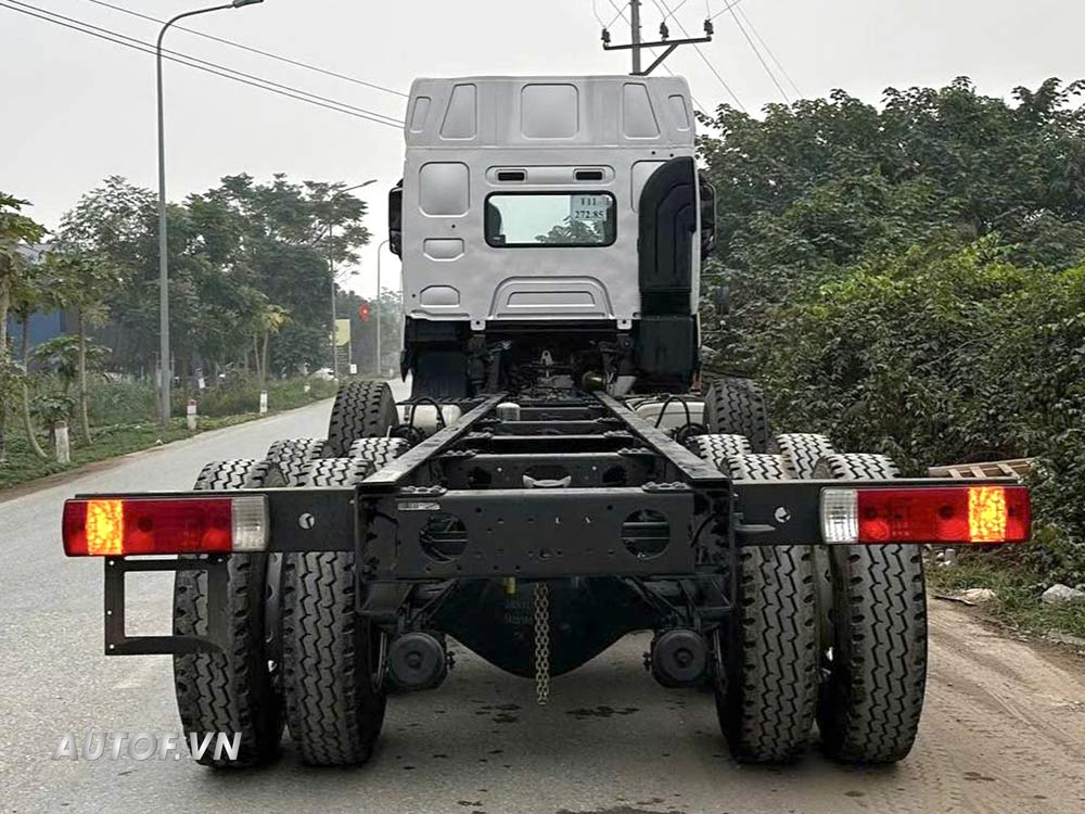 Xe tải Chenglong 5 chân H7 360Hp Thùng 9m7 (01/2026)